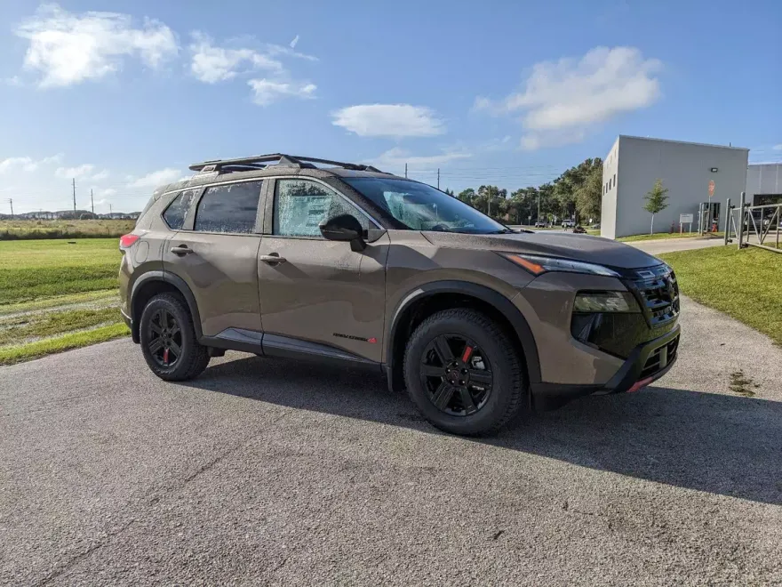 2026 Nissan Rogue AWD photo 1