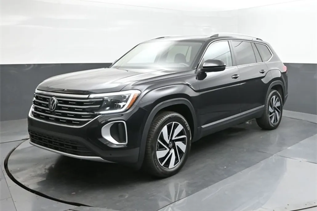 2025 Volkswagen Atlas SEL photo 1