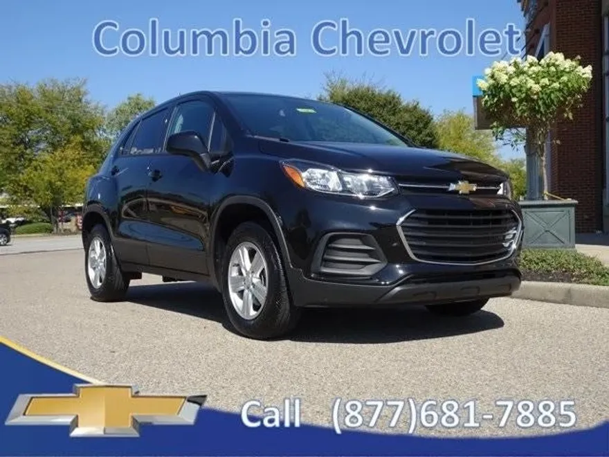 2022 Chevrolet Trax LS photo 1