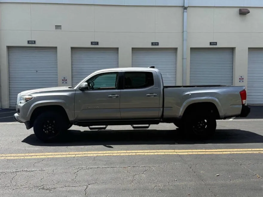 2021 Toyota Tacoma SR5 V6 photo 1
