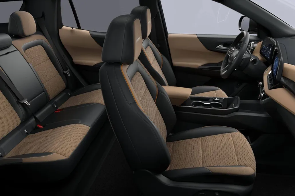 2026 Chevrolet Equinox ACTIV photo 1