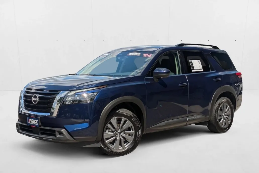2024 Nissan Pathfinder SV photo 1