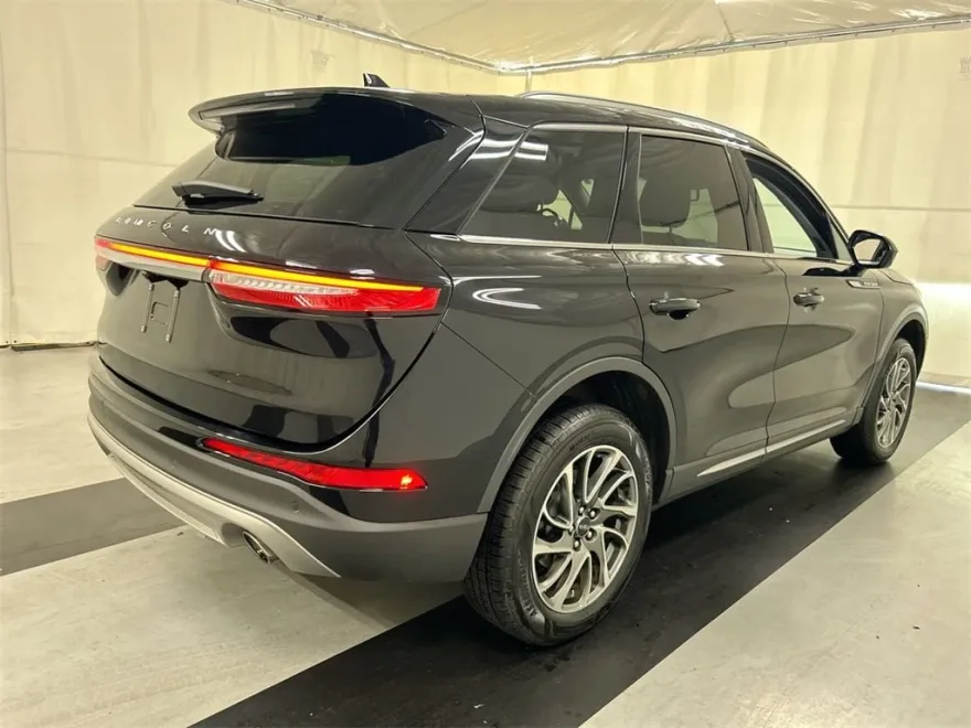 2022 Lincoln Corsair Standard photo 1