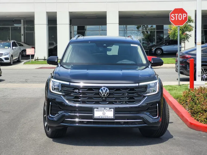 2024 Volkswagen Atlas SEL Premium R-Line photo 1