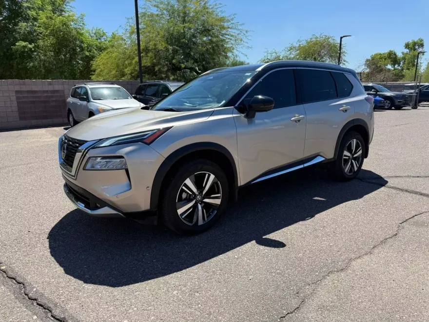 2021 Nissan Rogue Platinum photo 1