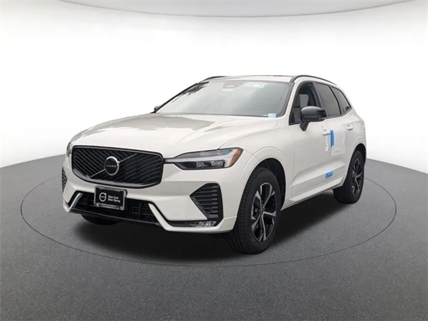 2026 Volvo XC60 B5 Core photo 1