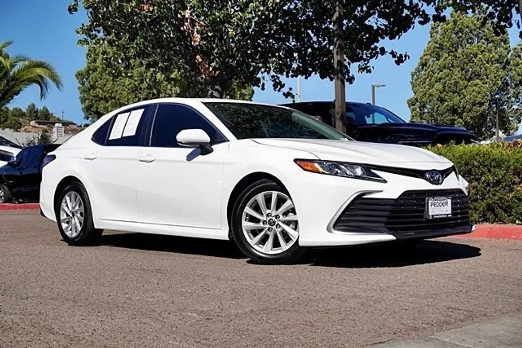 2024 Toyota Camry LE photo 1