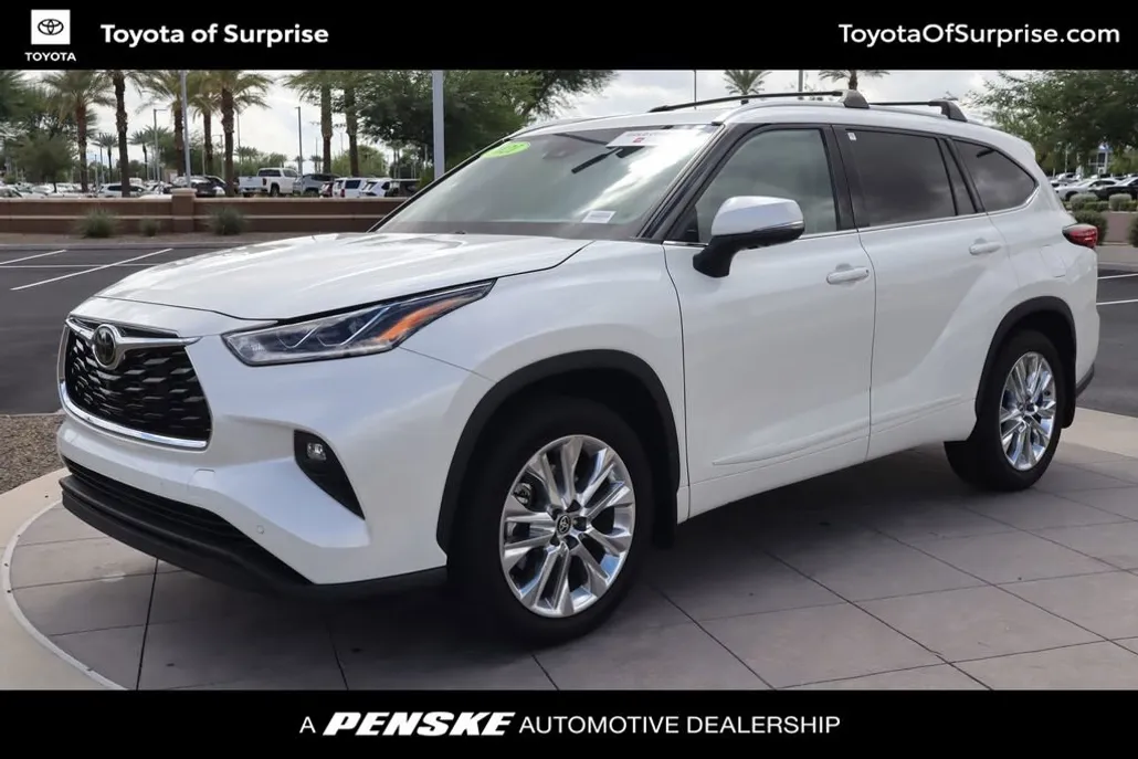 2021 Toyota Highlander Limited photo 1