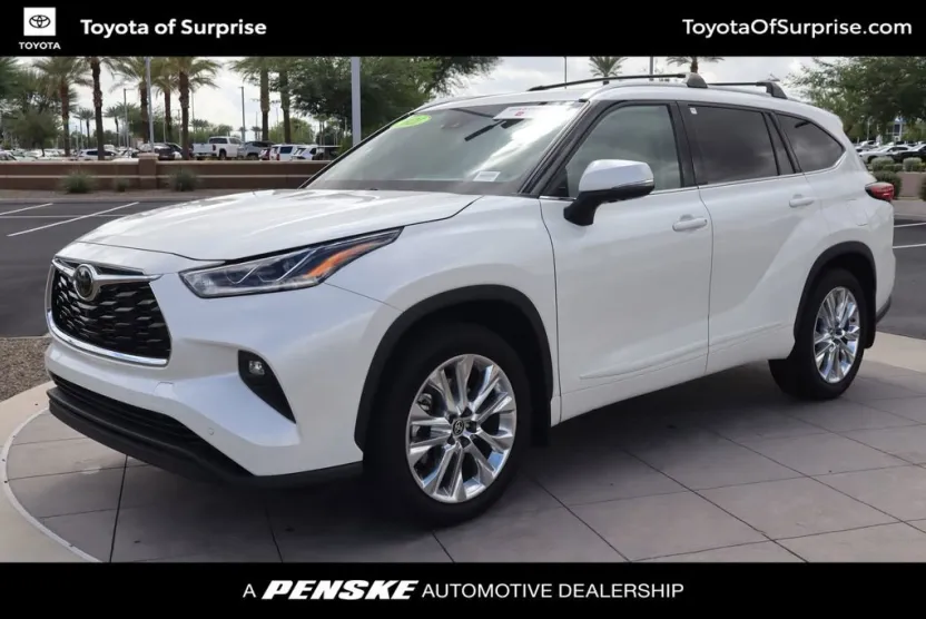 2021 Toyota Highlander Limited photo 1