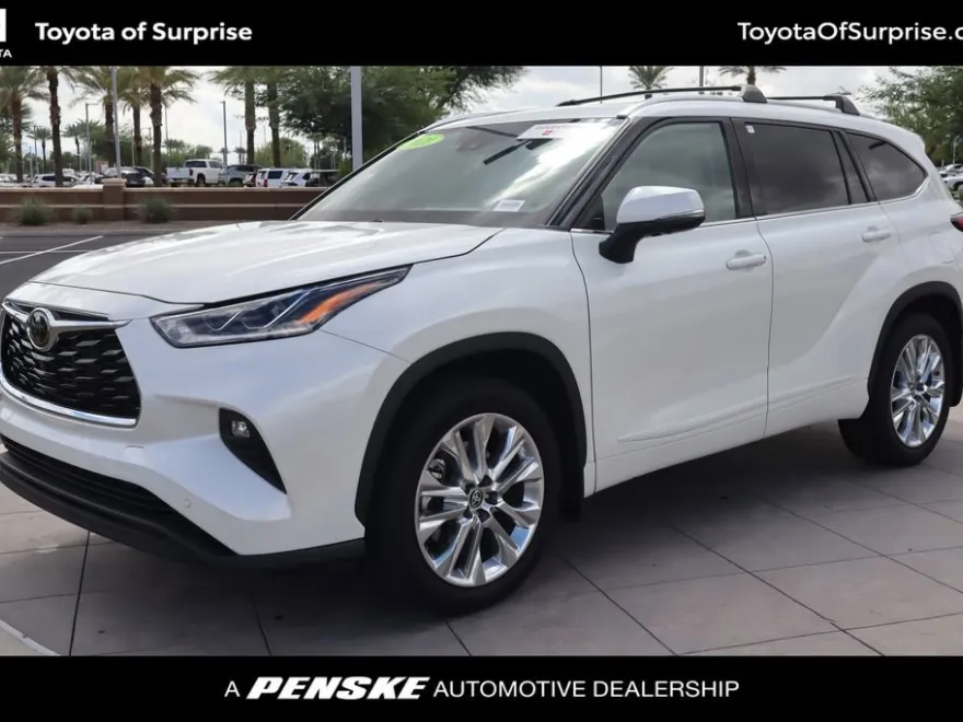 2021 Toyota Highlander Limited photo 1