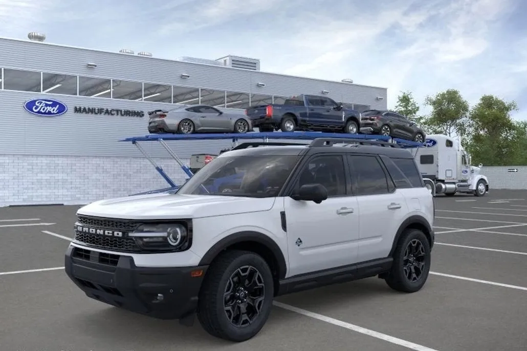 2025 Ford Bronco Sport Outer Banks photo 1