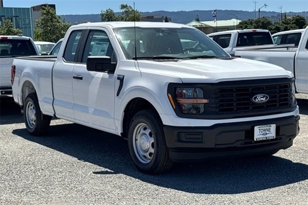2025 Ford F-150 XL photo 1