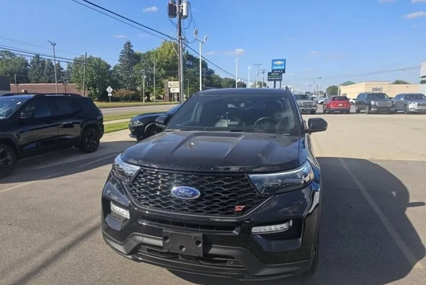 2020 Ford Explorer ST photo 1