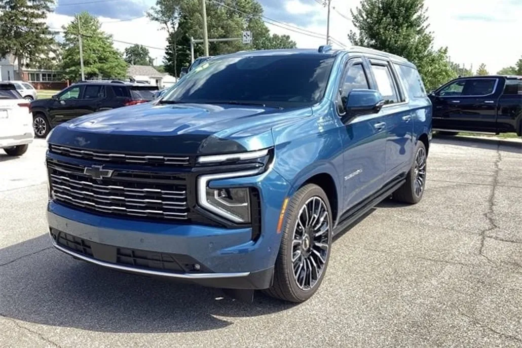 2025 Chevrolet Suburban High Country photo 1