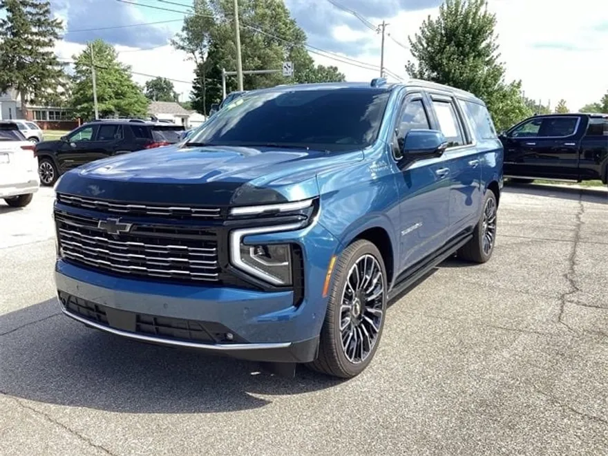 2025 Chevrolet Suburban High Country photo 1
