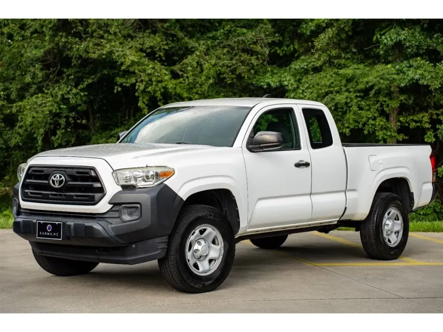 2017 Toyota Tacoma SR Access Cab 4x4 photo 1