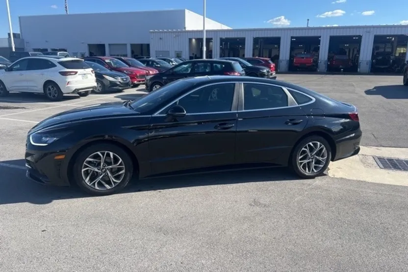 2021 Hyundai Sonata SEL photo 1