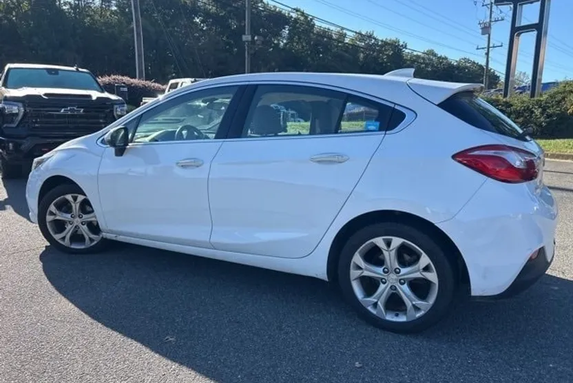 2018 Chevrolet Cruze Premier photo 1