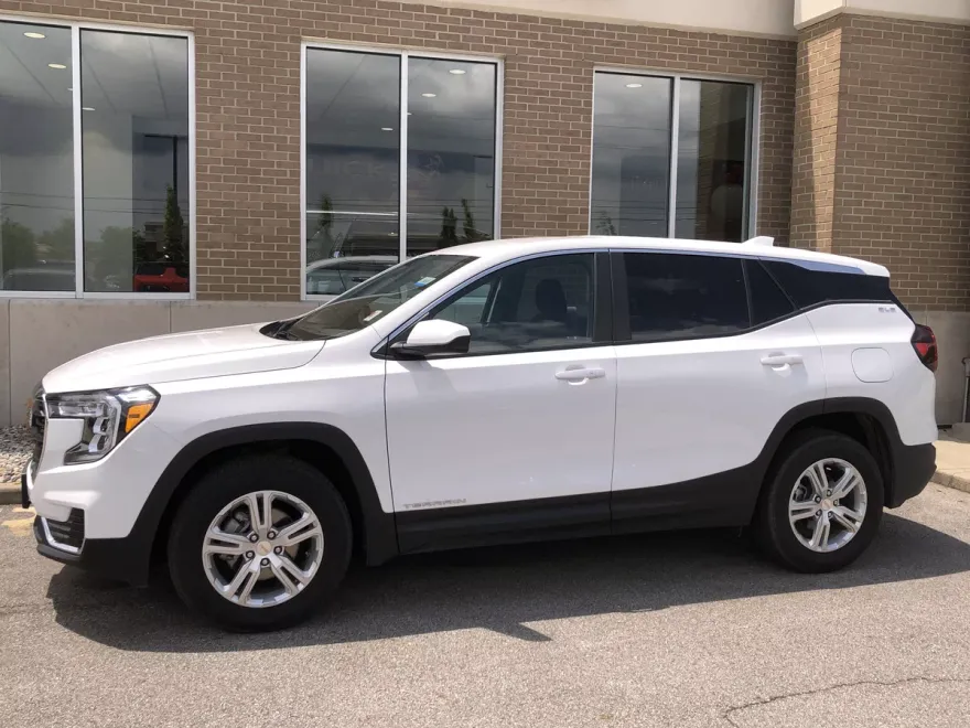2024 Gmc Terrain SLE photo 1