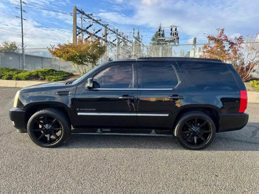 2008 Cadillac Escalade Base photo 1
