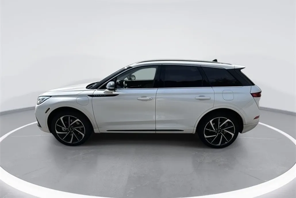 2024 Lincoln Corsair Grand Touring photo 1