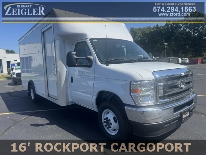 2026 Ford E-450 Cutaway photo 1