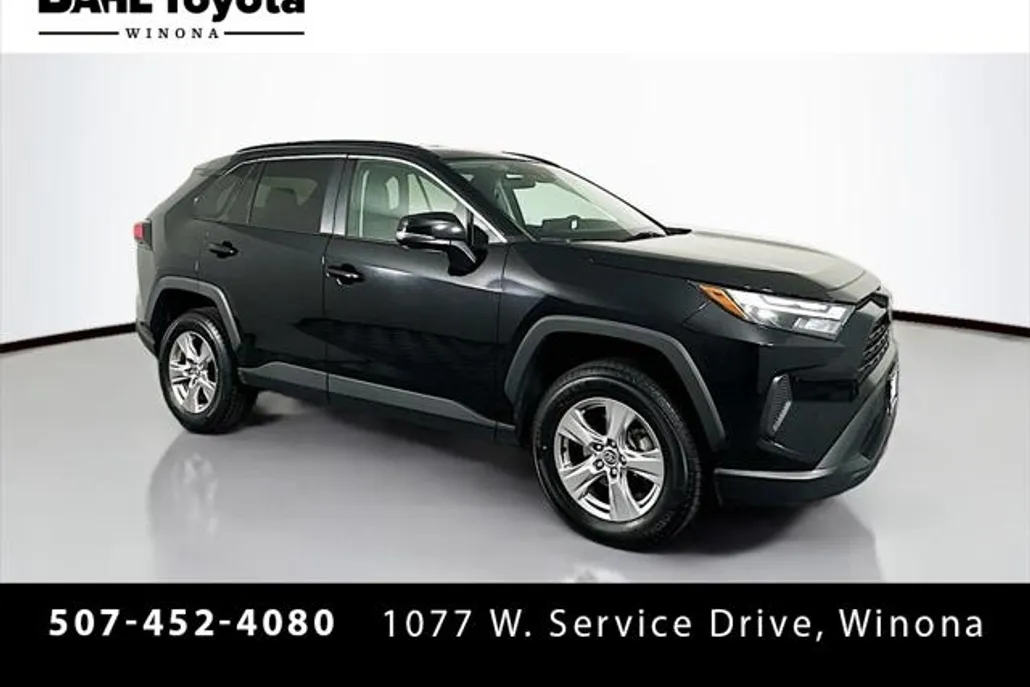 2022 Toyota RAV4 XLE photo 1