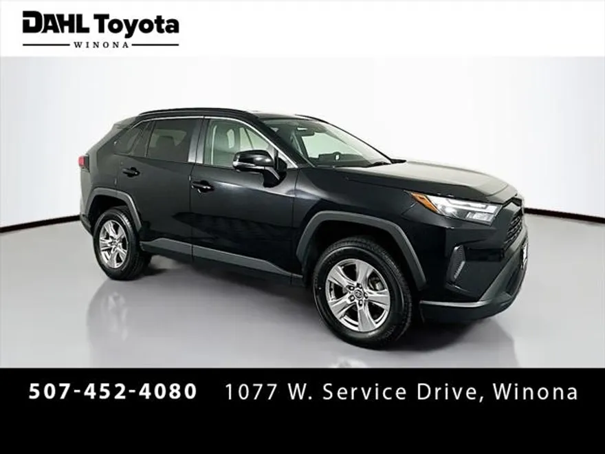 2022 Toyota RAV4 XLE photo 1