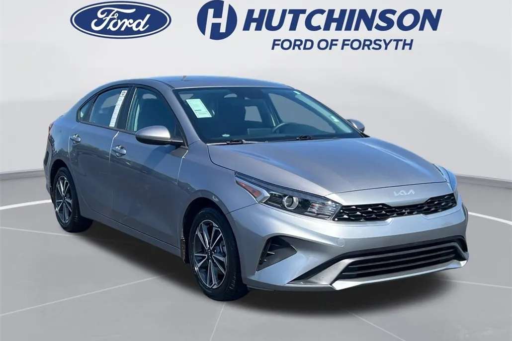 2024 Kia Forte LXS photo 1