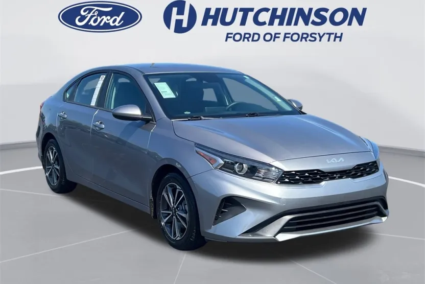 2024 Kia Forte LXS photo 1