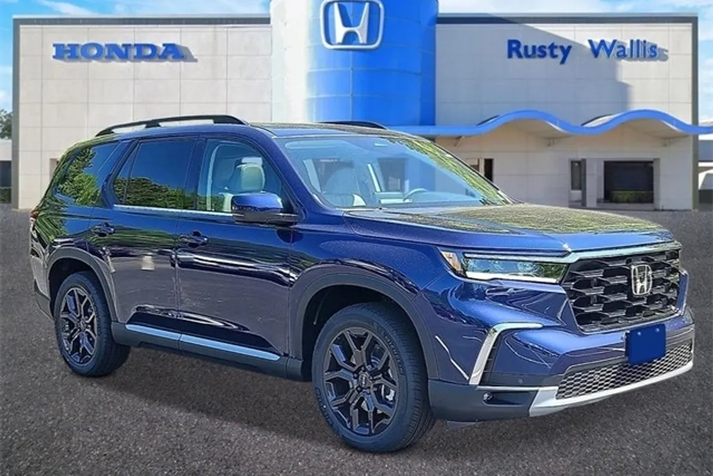 2025 Honda Pilot Touring photo 1