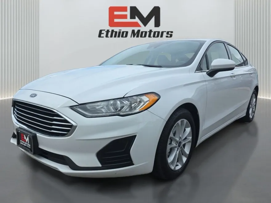 2020 Ford Fusion SE photo 1
