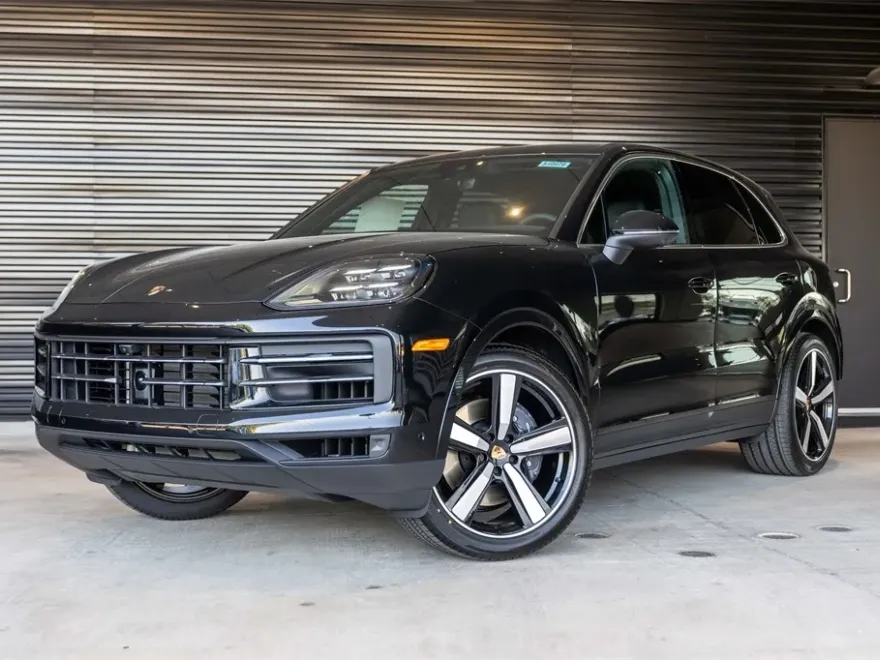 2025 Porsche Cayenne Base photo 1