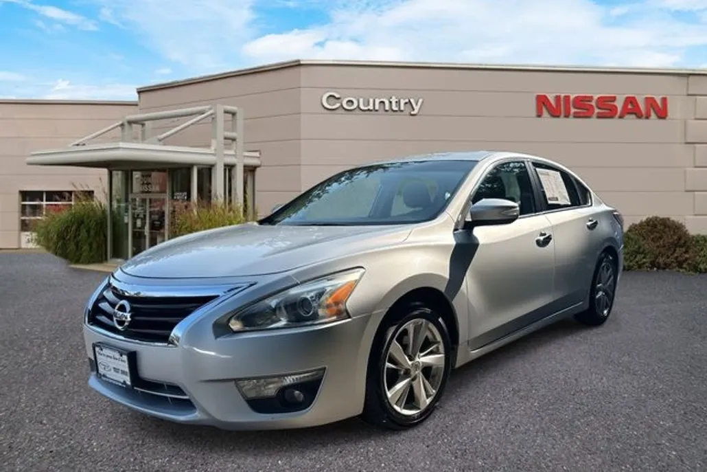 2013 Nissan Altima 2.5 SV photo 1