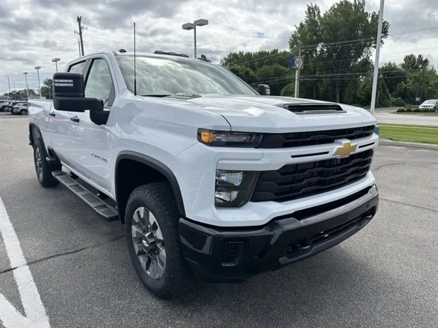 2026 Chevrolet Silverado 2500HD Custom photo 1