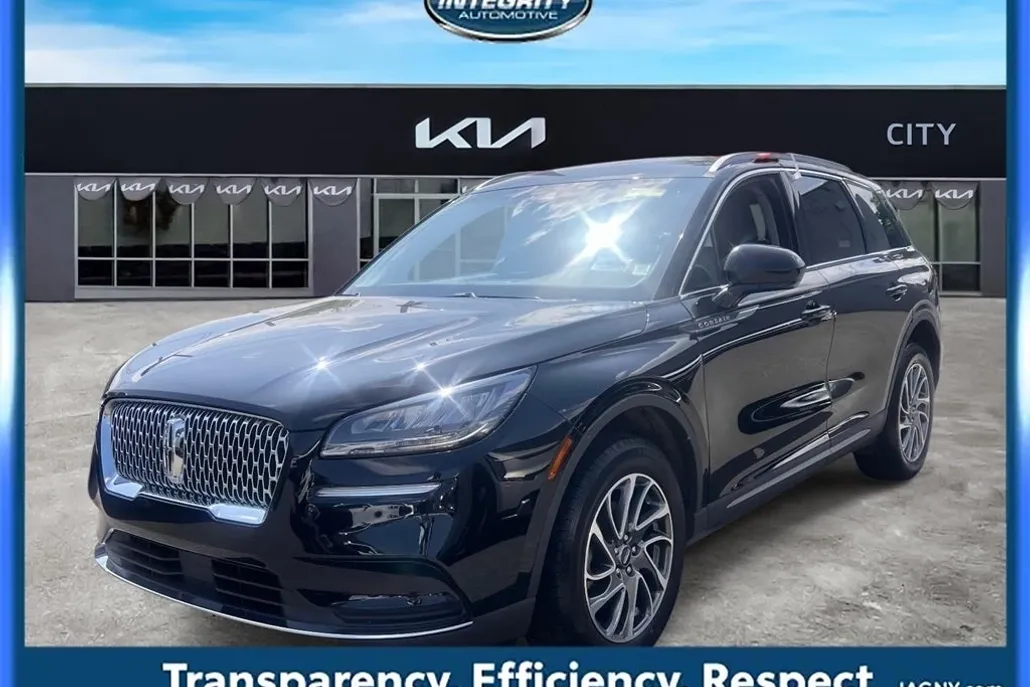 2022 Lincoln Corsair Standard photo 1