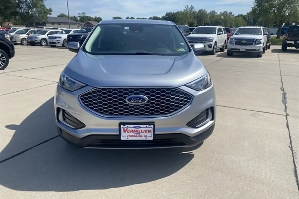 2023 Ford Edge SEL photo 1