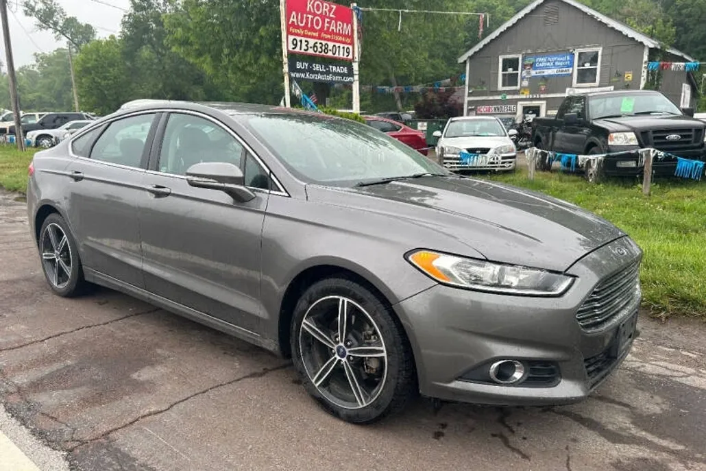 2013 Ford Fusion SE photo 1