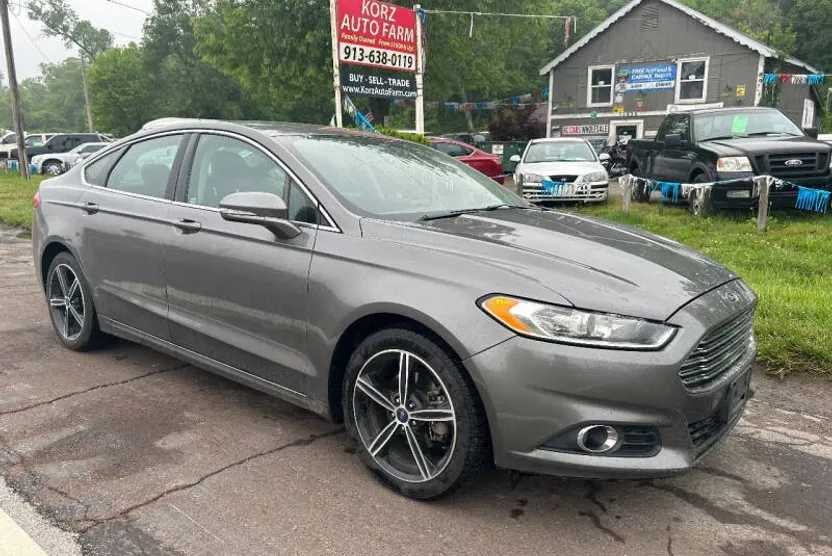 2013 Ford Fusion SE photo 1