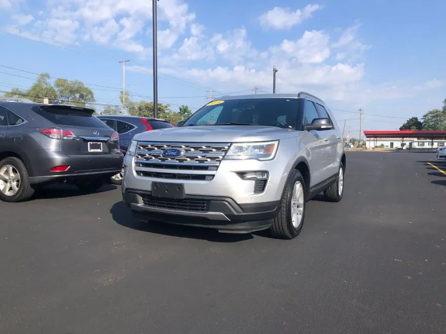 2018 Ford Explorer XLT photo 1