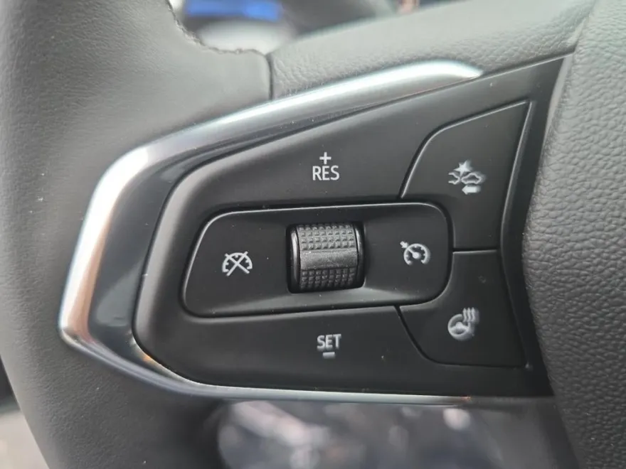 2025 Chevrolet Trax LT photo 13