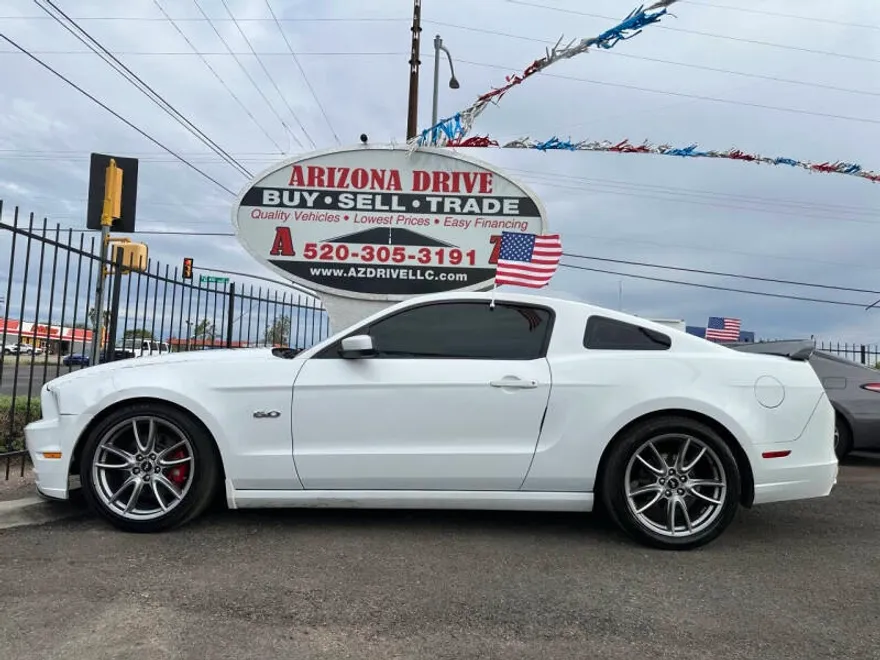2014 Ford Mustang GT photo 1