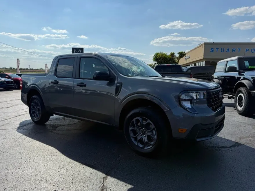 2025 Ford Maverick XLT photo 1