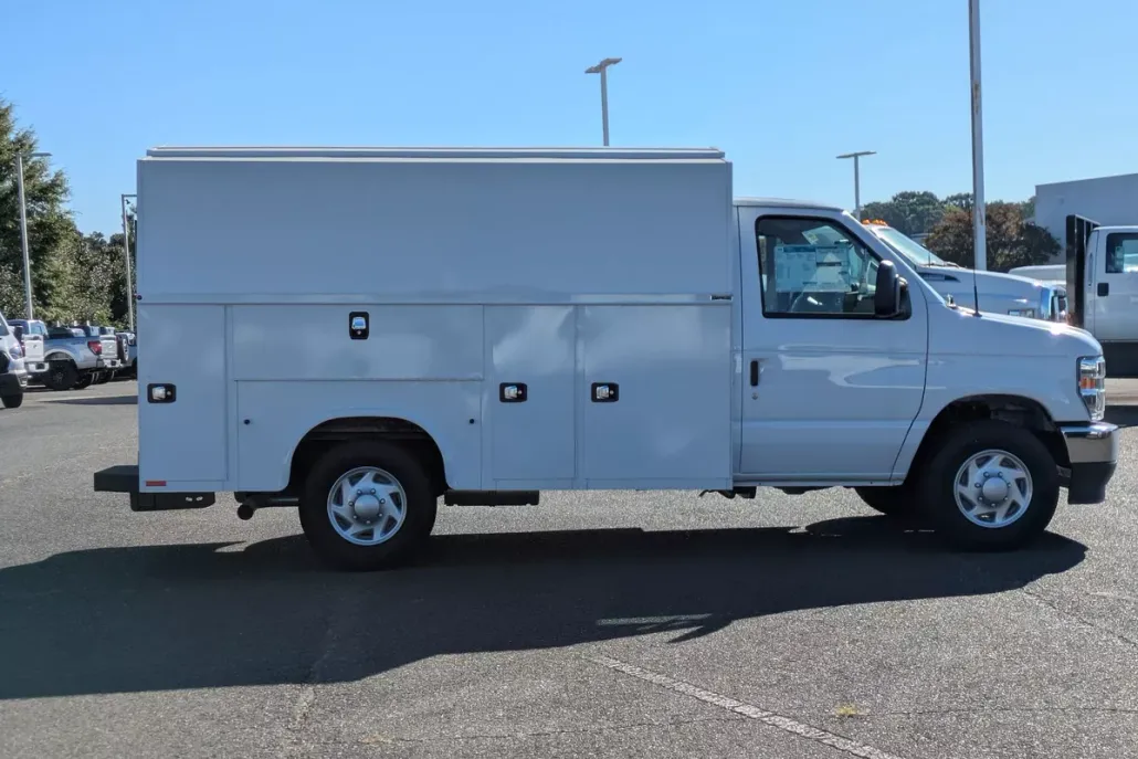 2025 Ford E-350 Base photo 1