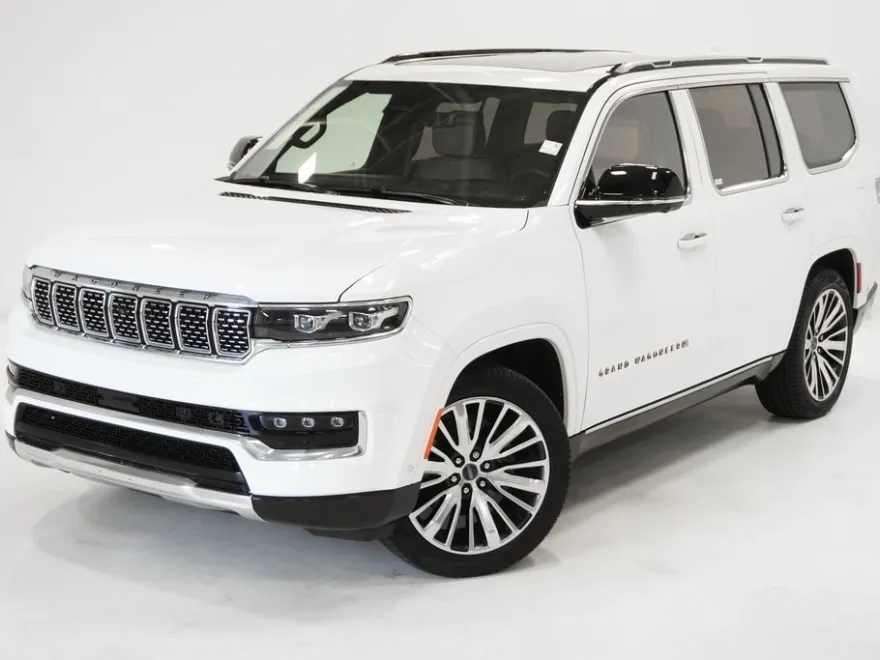 2023 Jeep Grand Wagoneer III photo 1