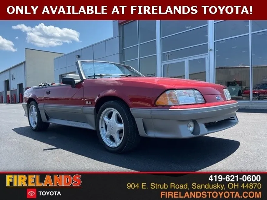 1991 Ford Mustang GT Convertible photo 1
