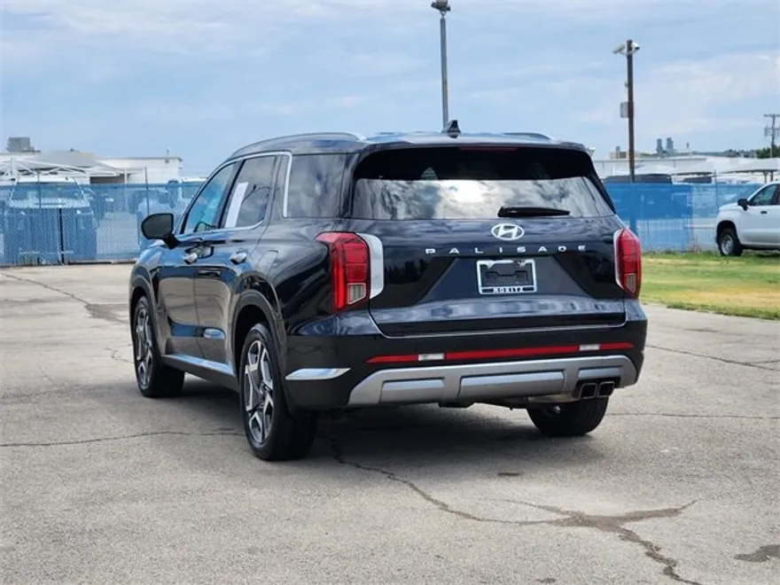 2024 Hyundai Palisade Limited photo 1