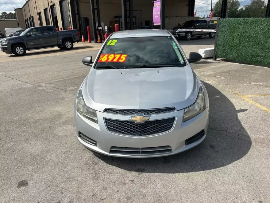 2012 Chevrolet Cruze LS photo 1