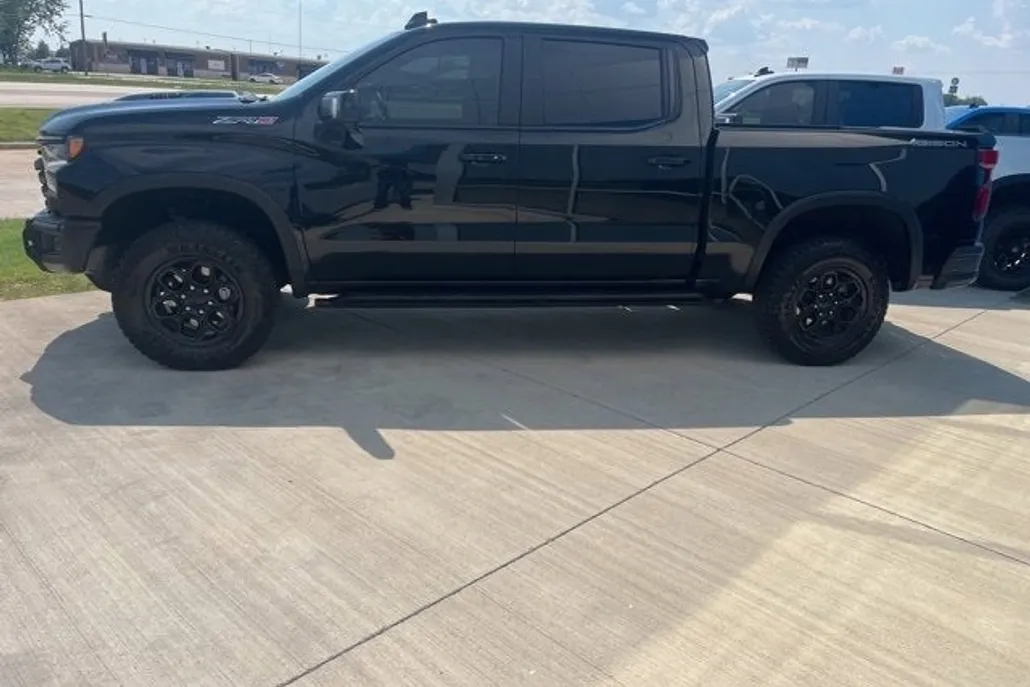 2024 Chevrolet Silverado 1500 ZR2 photo 1