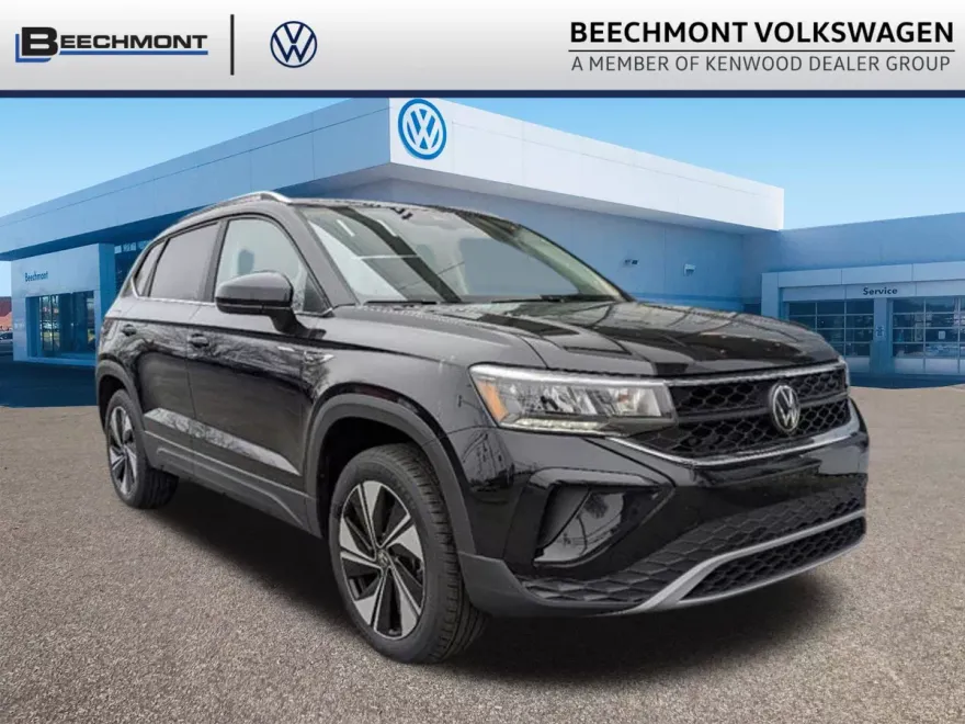 2024 Volkswagen Taos SE photo 1